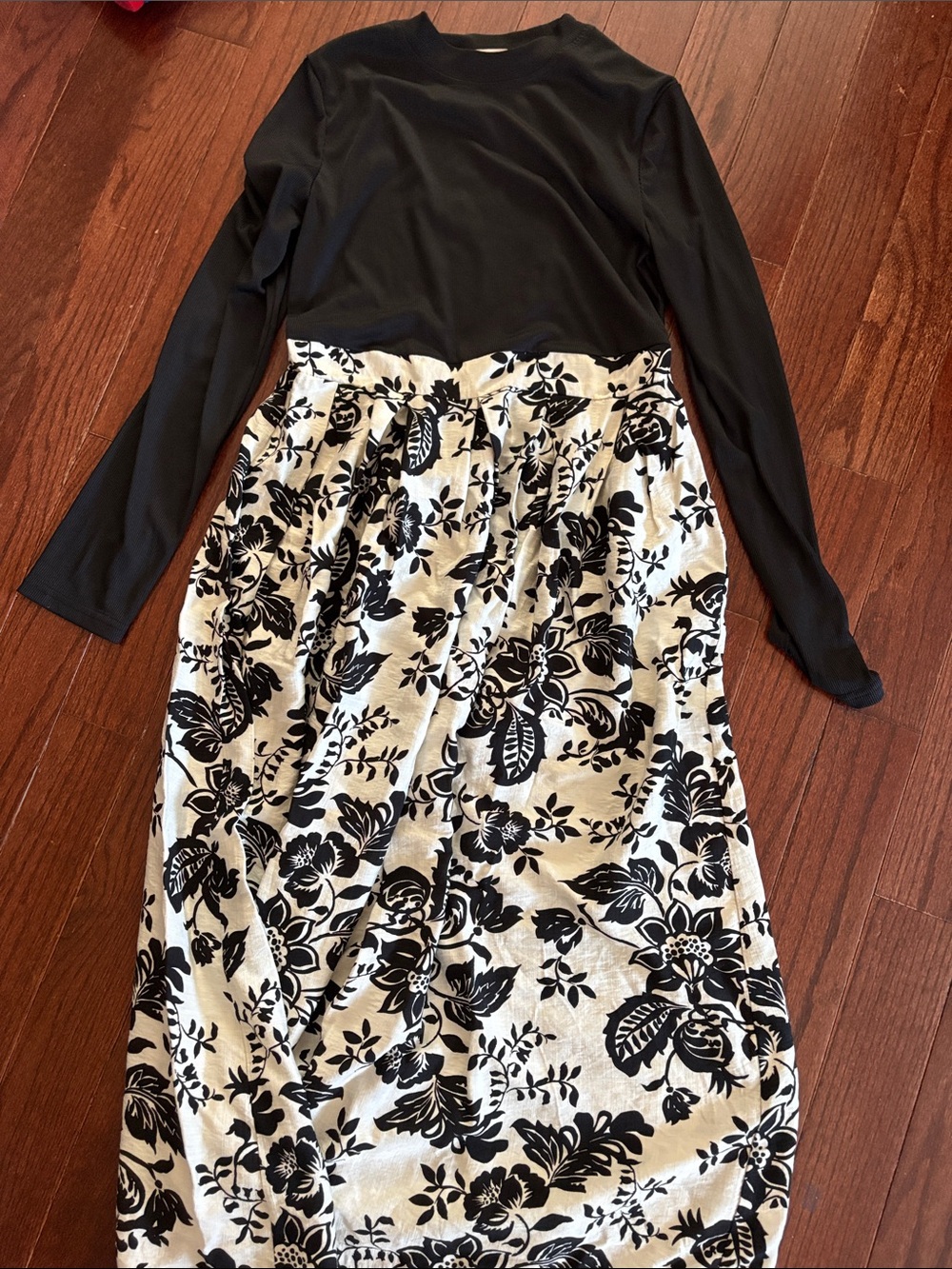 Black & Cream Floral Long Sleeve Maxi Dress